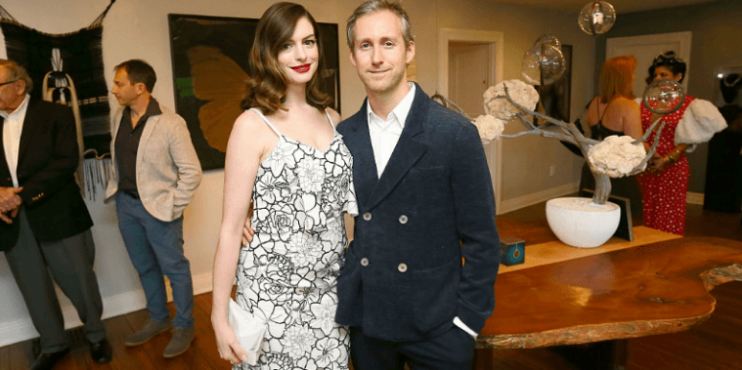 Jarang yang tahu, 10 seleb dunia ini ternyata menikah dengan fansnya