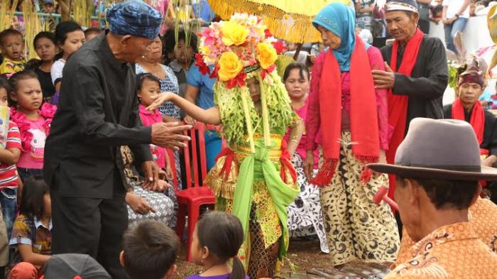 9 Tarian mistis khas Indonesia ini bikin penonton bergidik ngeri