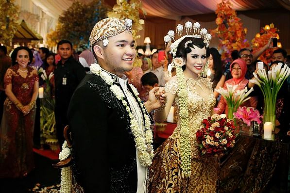 3 Seleb Tanah Air ini gelar resepsi pernikahan hingga tiga kali