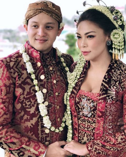 3 Seleb Tanah Air ini gelar resepsi pernikahan hingga tiga kali