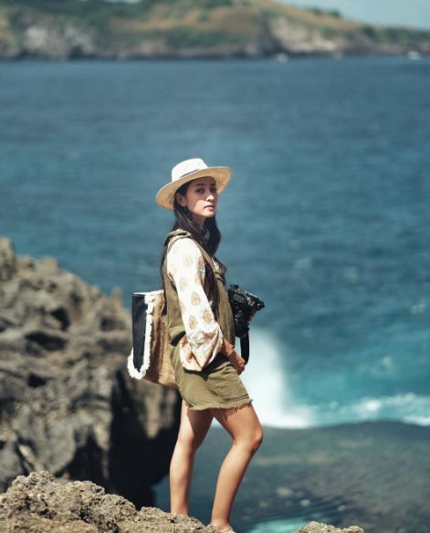 10 Gaya Sallyna Diana tunangan Putu Gede, tak kalah dari Nikita Willy