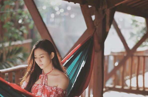 10 Gaya Sallyna Diana tunangan Putu Gede, tak kalah dari Nikita Willy