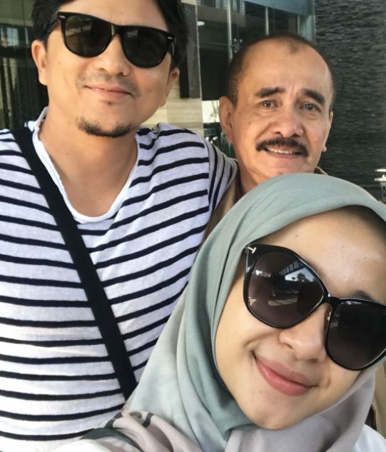 Pindah ke Malaysia, ini 10 momen haru pamitan Laudya dengan ayahnya