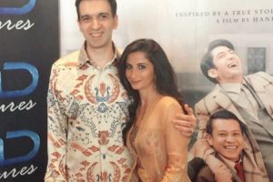 10 Penampilan istri produser film Manoj Punjabi, bukti cantiknya awet