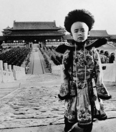 Begini nasib tragis 4 keluarga kerajaan saat monarki dihapuskan