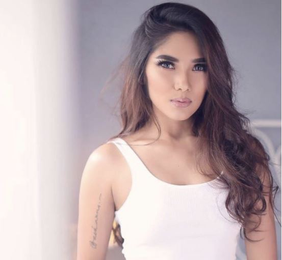 10 Gaya Garneta Haruni, eks Didi Soekarno yang makin eksotis & seksi