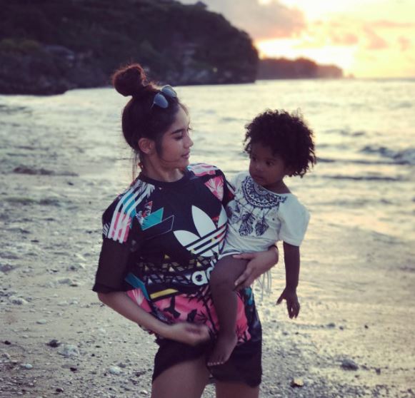 10 Gaya Garneta Haruni, eks Didi Soekarno yang makin eksotis & seksi