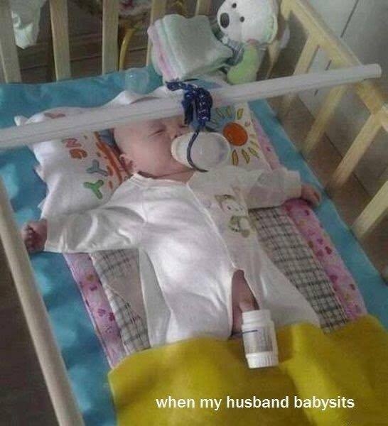 12 Kelakuan ayah saat jagain anak ini bikin geleng-geleng, kocak abis!