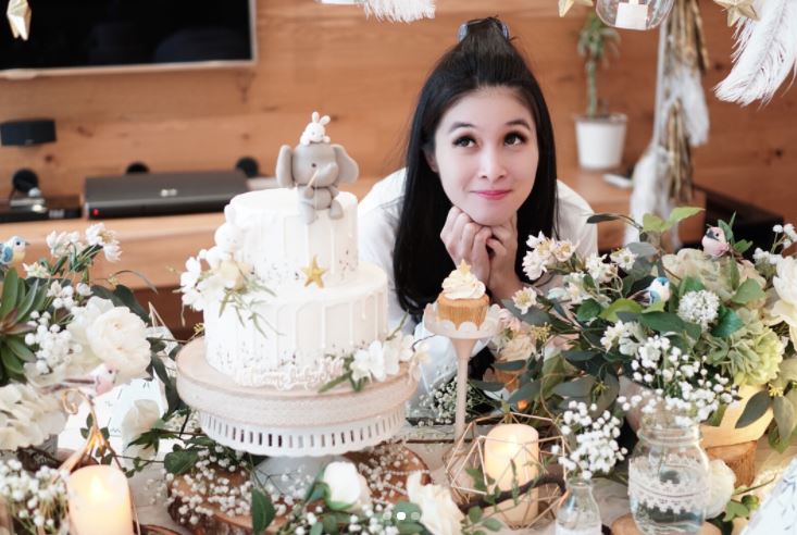 7 Potret keseruan baby shower Sandra Dewi, sederhana tapi meriah