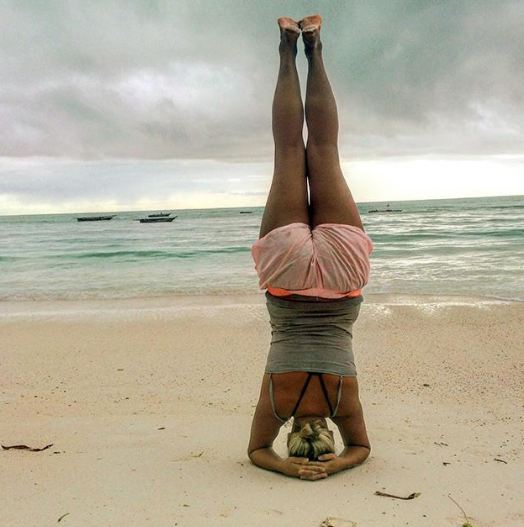 7 Pose yoga ini pantang dilakukan ketika haid, cewek harus tahu