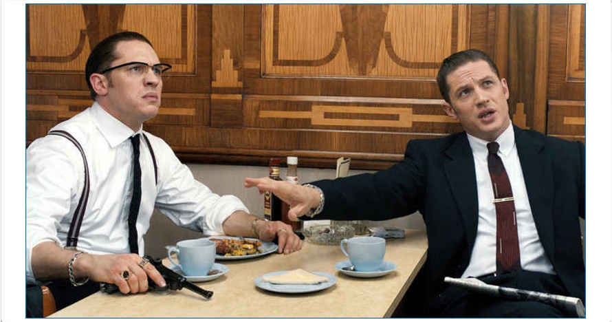 10 Film ini dimainkan seleb dengan dua karakter, ada muncul barengan