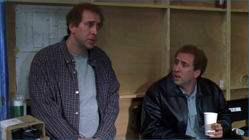 10 Film ini dimainkan seleb dengan dua karakter, ada muncul barengan