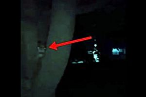 Penampakan hantu terekam kamera satpam saat jaga keliling