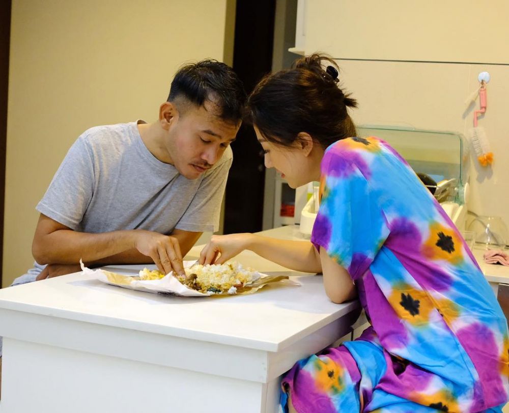 4 Tahun menikah, ini 10 potret kesederhanaan keluarga Ruben-Sarwendah 