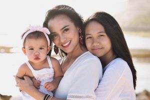 Pilih menjanda selamanya, ini 10 gaya Ririn Ekawati jadi single parent