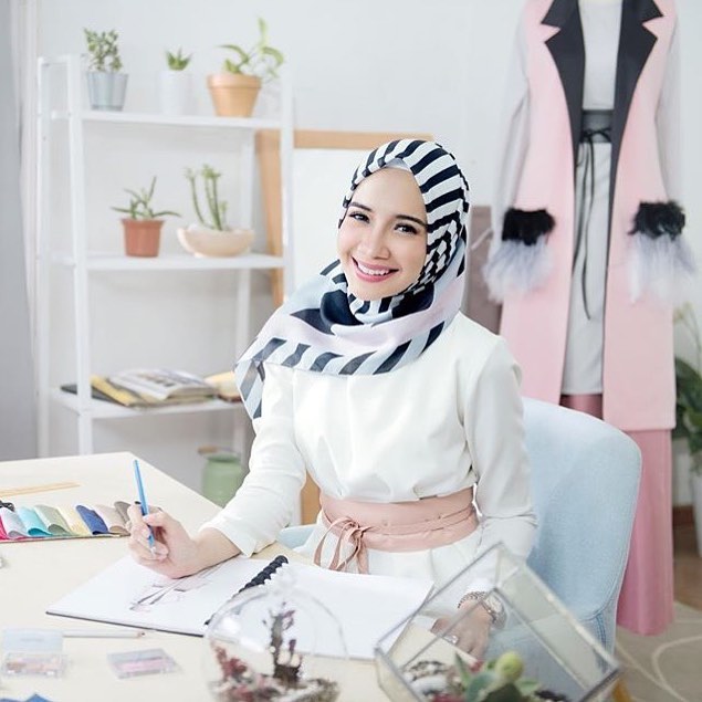 Selain jadi artis top, ini 7 bisnis sukses Irwansyah & Zaskia Sungkar