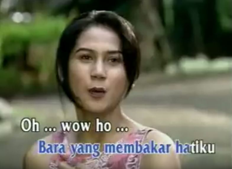 8 Foto tunjukkan Marini Zumarnis seakan tak menua meski usia kepala 4