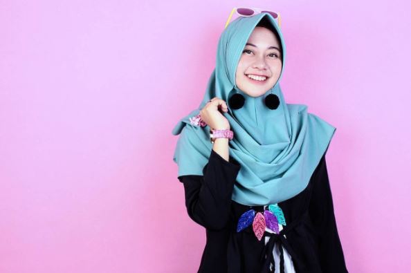 Adinda Negara, cewek cantik yang hobi cover 1 lagu dalam 5 bahasa