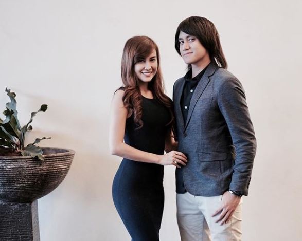 10 Gaya Vicy Melanie, pacar Kevin Aprilio yang cantik nan seksi