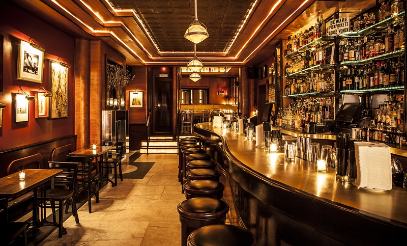 Begini gaya bartender kelas dunia meracik minuman, nggak asal tuang 