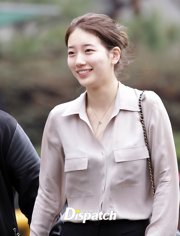 10 Foto ini bukti Suzy cantiknya natural meski tanpa makeup tebal