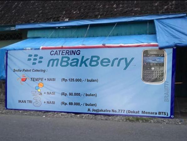 10 Spanduk warung makan ini kocaknya ngeselin banget