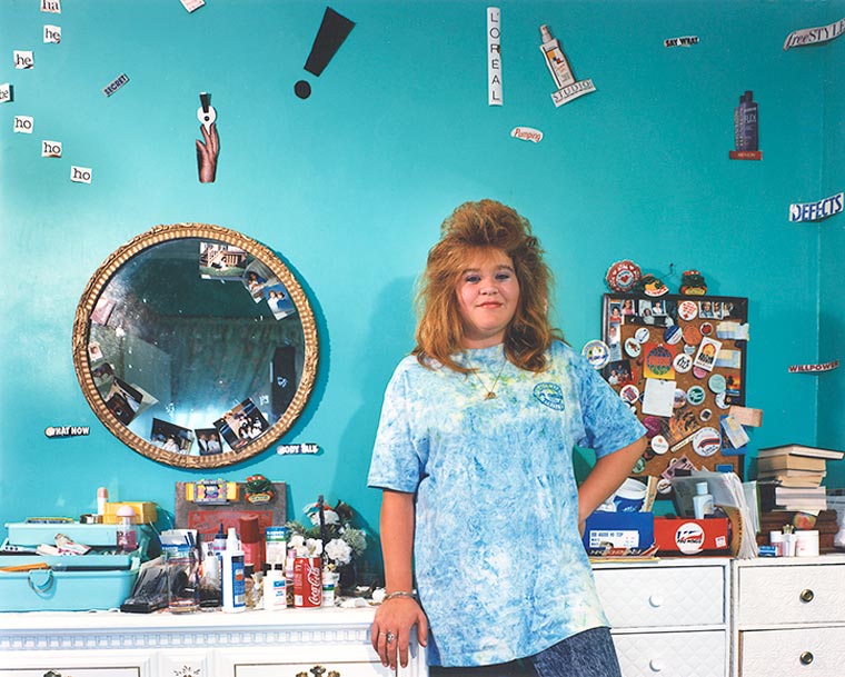 10 Penampakan kamar anak muda tahun 90an, poster artis bertebaran
