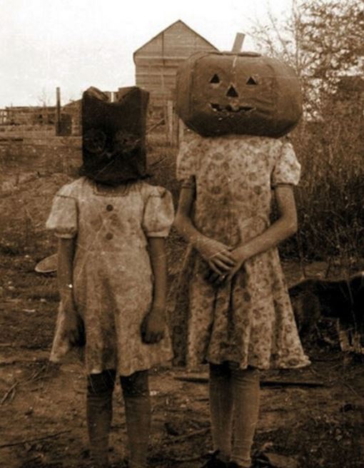 15 Cosplay lawas ini seremnya kebangetan, bikin bulu kuduk merinding