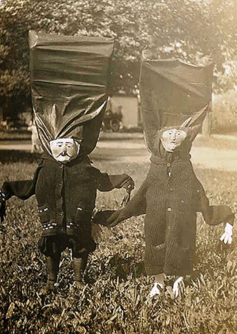 15 Cosplay lawas ini seremnya kebangetan, bikin bulu kuduk merinding