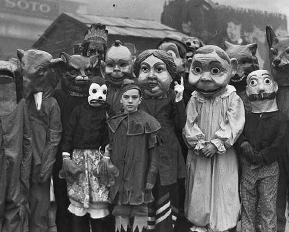 15 Cosplay lawas ini seremnya kebangetan, bikin bulu kuduk merinding