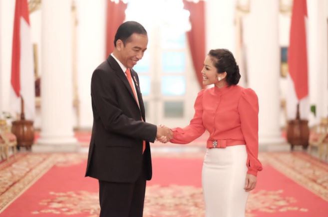 10 Gaya Kristina, pedangdut yang kabarnya dekat dengan Sahrul Gunawan