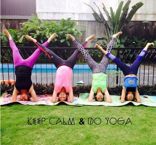 6 Gerakan yoga selebriti Tanah Air saat hamil ini bikin takjub