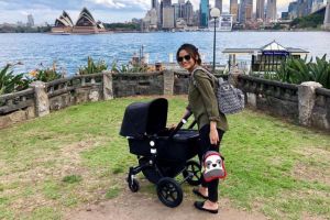 Begini 5 gaya Acha Septriasa ajak putrinya jalan-jalan, tetap modis