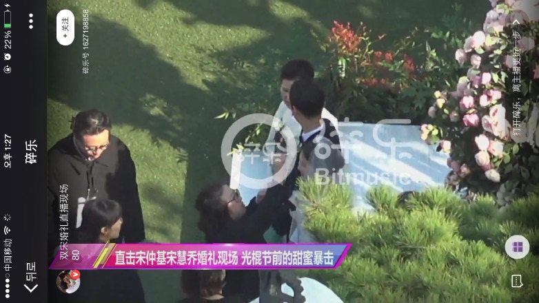 6 Momen Song-Song Couple di lokasi pernikahan, bentar lagi sah!