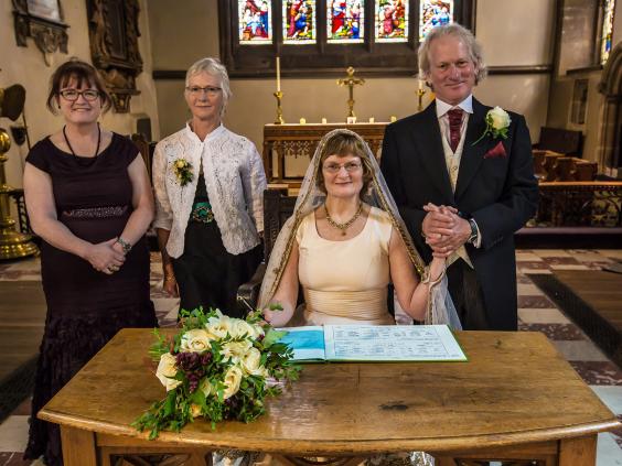 Sempat tak direstui, pria ini bisa nikahi kekasihnya 40 tahun kemudian