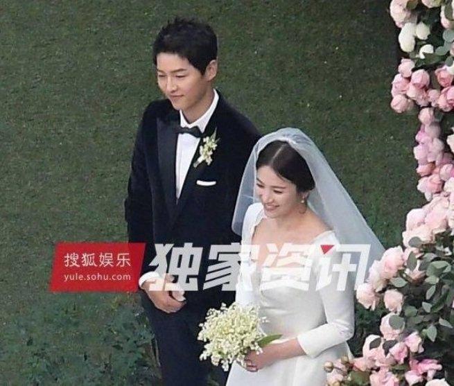 Resmi suami-istri, ini 12 momen bahagia pernikahan Song-Song Couple
