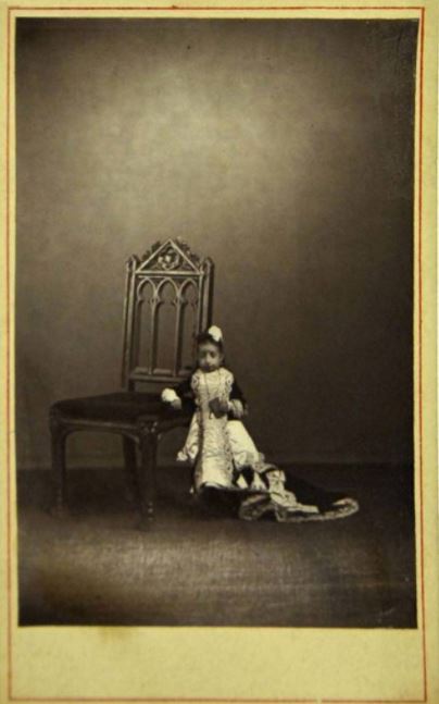 12 Pemain sirkus ini punya kelebihan yang bikin mata terbelalak