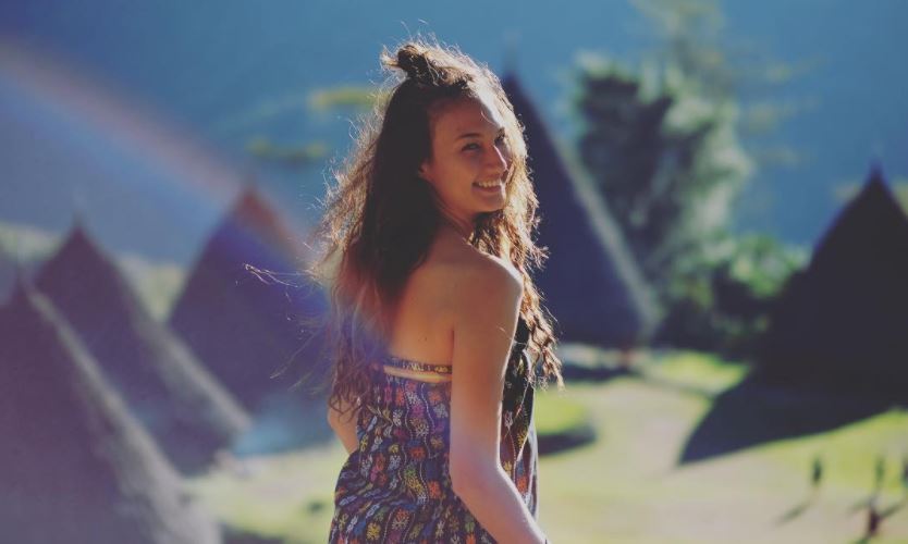 9 Artis ini cantik maksimal kenakan kain tenun khas Indonesia