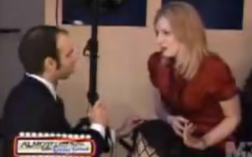 10 Momen melamar yang gagal total, sakitnya tuh dalem banget