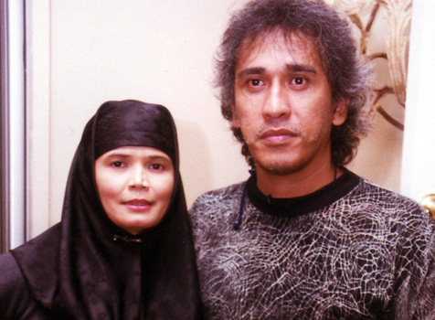 6 Pasangan seleb ini sudah menikah lebih dari 30 tahun, setia banget