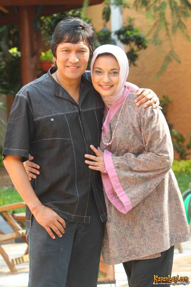 6 Pasangan seleb ini sudah menikah lebih dari 30 tahun, setia banget