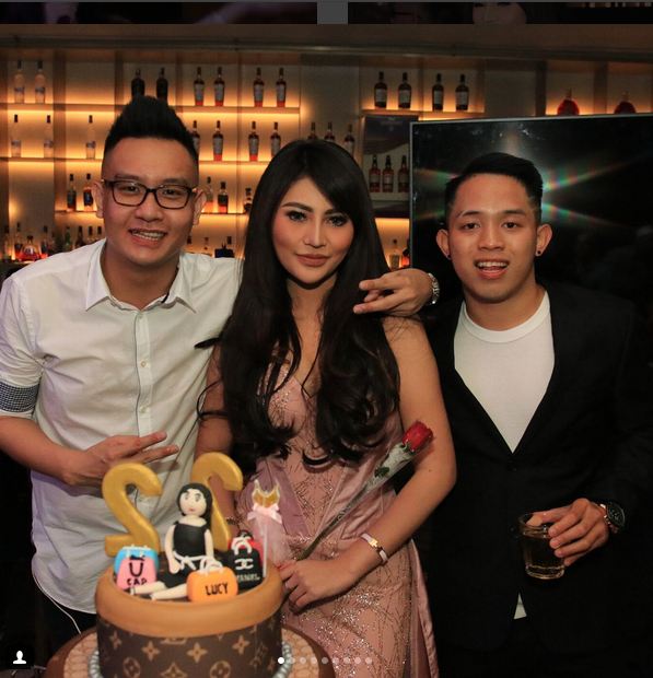 10 Gaya Widuri Agesty, model cantik yang namanya masuk katalog Alexis