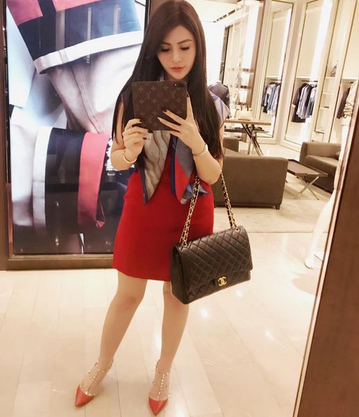 10 Gaya Widuri Agesty, model cantik yang namanya masuk katalog Alexis