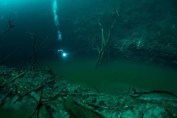 10 Penemuan paling unik di samudera, ada kota berusia 5.000 tahun