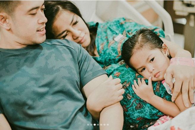 11 Momen haru Olla Ramlan melahirkan, jadi ingat perjuangan ibu