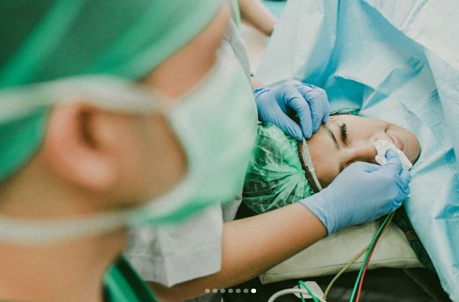 11 Momen haru Olla Ramlan melahirkan, jadi ingat perjuangan ibu