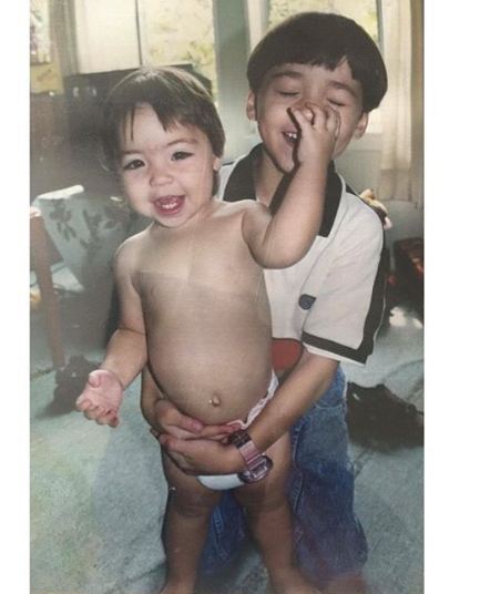 Bukan artis, 10 foto cantiknya adik Stefan William ini bikin meleleh