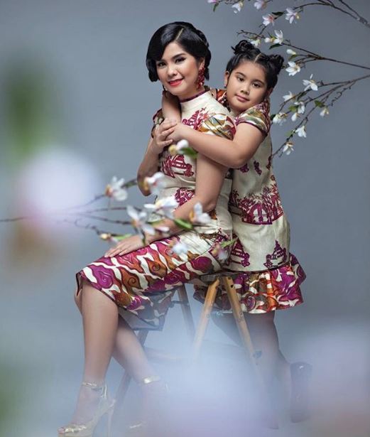 Adu gaya asuh anak 2 menantu cantik Susilo Bambang Yudhoyono