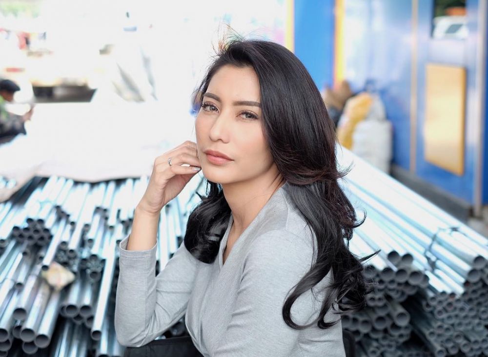 Dicap sering ganti pacar, 5 seleb cantik ini temukan tambatan hati