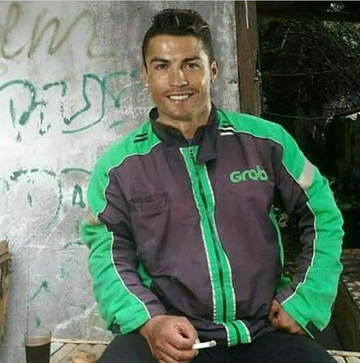 5 Editan wajah Ronaldo ngawurnya bikin tawamu pecah 